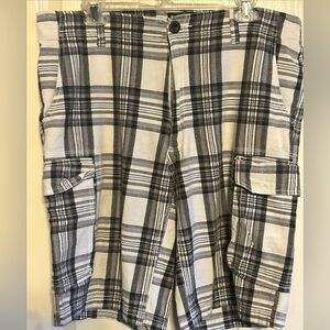 Men's Modern Culture Plaid cargo Shorts 100% Cotton Size 36 blue, gray & beige